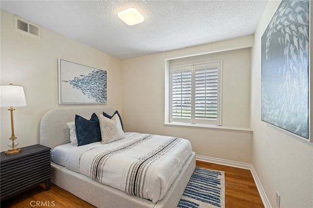 77 Greenbough 155, Irvine, CA 92614