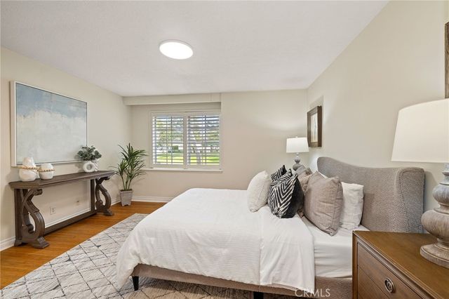 77 Greenbough 155, Irvine, CA 92614