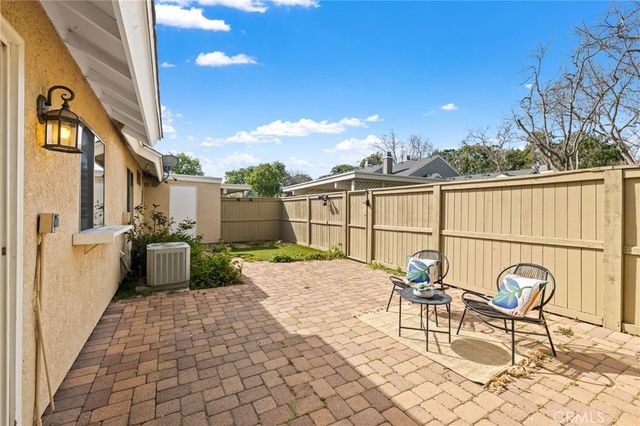 77 Greenbough 155, Irvine, CA 92614