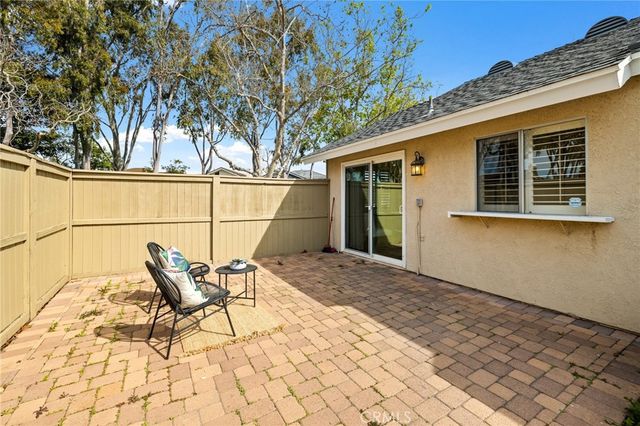 77 Greenbough 155, Irvine, CA 92614