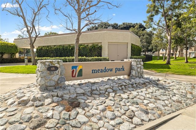 77 Greenbough 155, Irvine, CA 92614