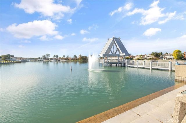 77 Greenbough 155, Irvine, CA 92614