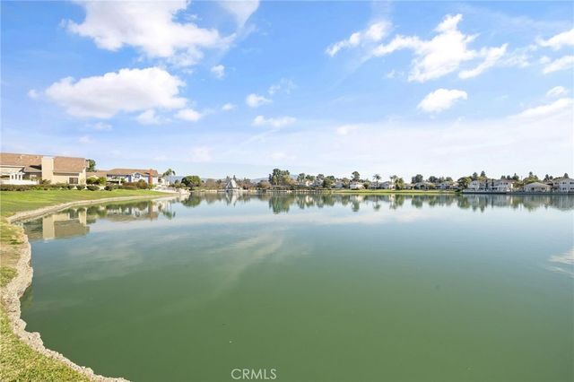 77 Greenbough 155, Irvine, CA 92614