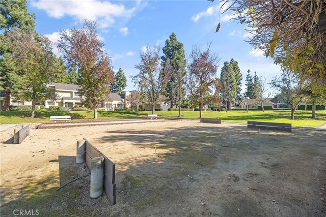 77 Greenbough 155, Irvine, CA 92614