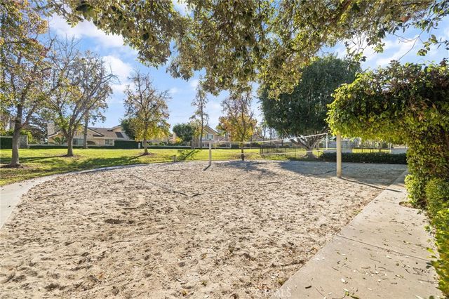 77 Greenbough 155, Irvine, CA 92614