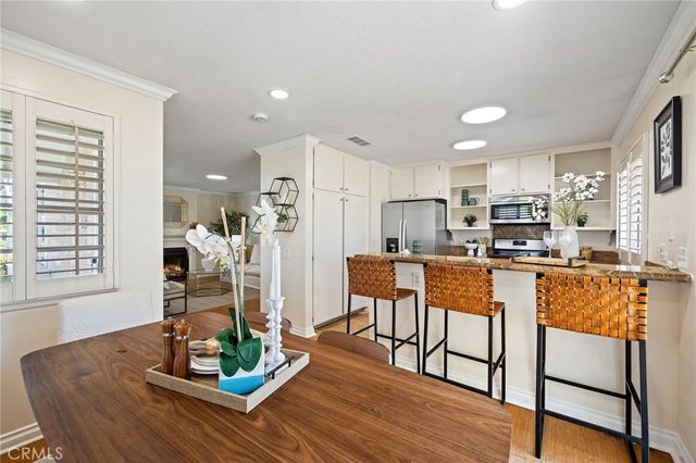 77 Greenbough 155, Irvine, CA 92614