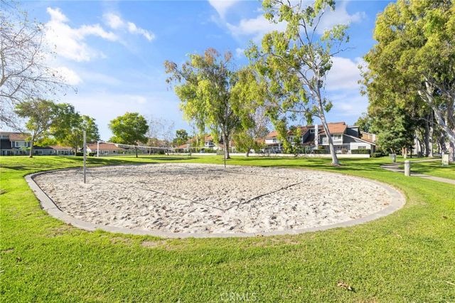 77 Greenbough 155, Irvine, CA 92614