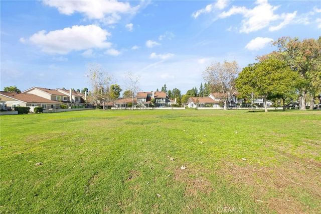 77 Greenbough 155, Irvine, CA 92614