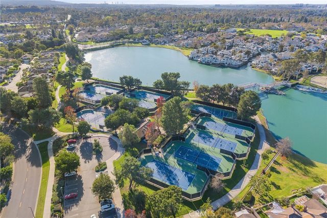 77 Greenbough 155, Irvine, CA 92614