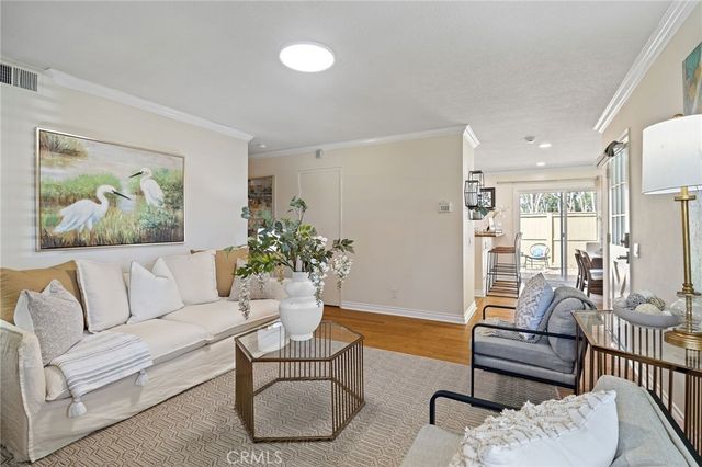 77 Greenbough 155, Irvine, CA 92614