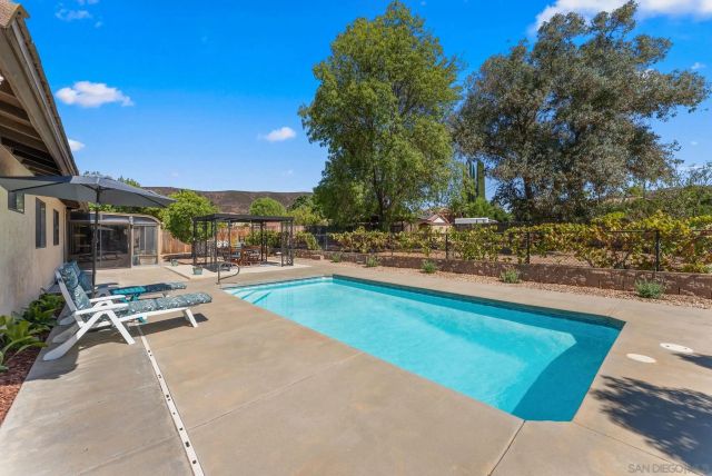 16333 Bassett, Ramona, CA 92065