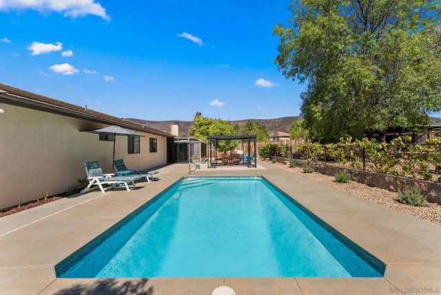 16333 Bassett, Ramona, CA 92065