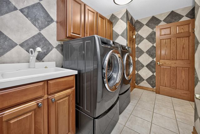 3604 129th Street, Urbandale, IA 50323