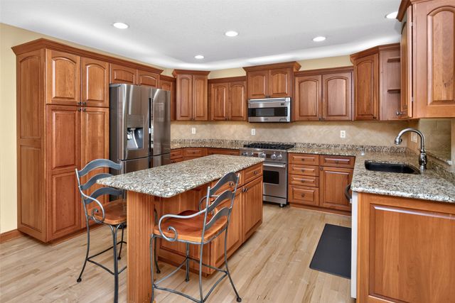 3604 129th Street, Urbandale, IA 50323