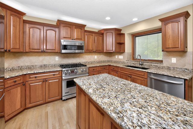 3604 129th Street, Urbandale, IA 50323