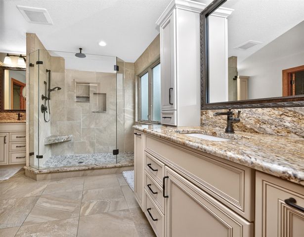 3604 129th Street, Urbandale, IA 50323