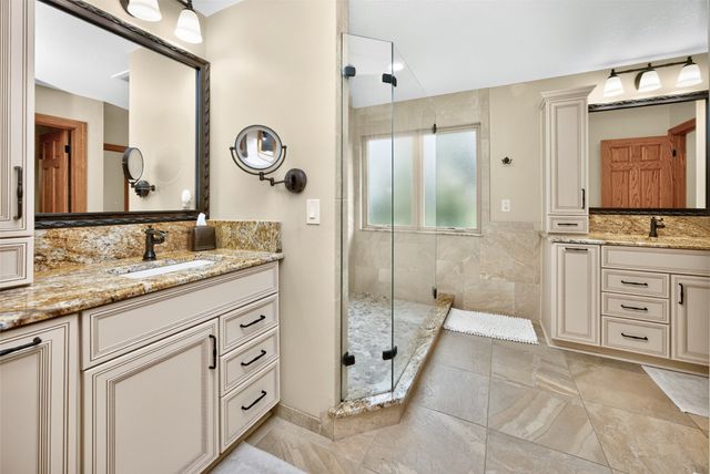 3604 129th Street, Urbandale, IA 50323