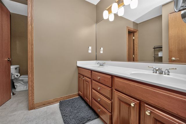 3604 129th Street, Urbandale, IA 50323