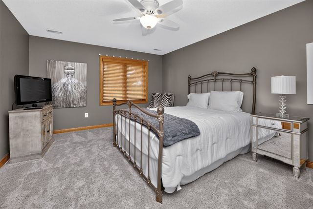 3604 129th Street, Urbandale, IA 50323
