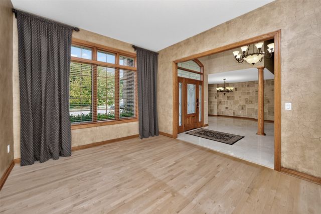 3604 129th Street, Urbandale, IA 50323