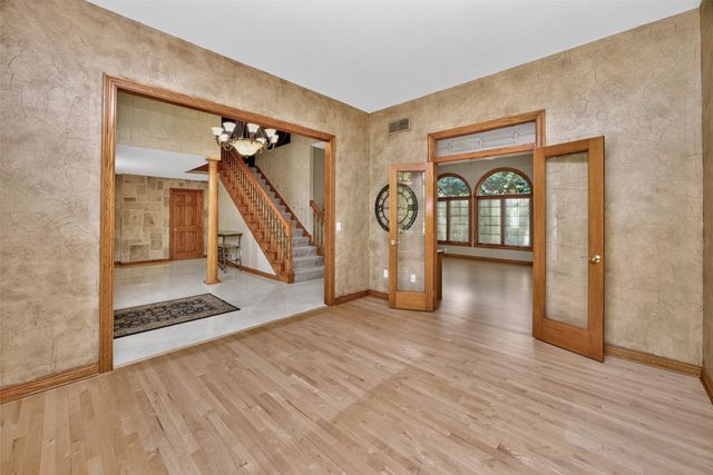 3604 129th Street, Urbandale, IA 50323