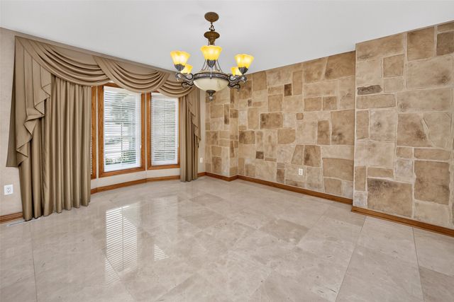 3604 129th Street, Urbandale, IA 50323