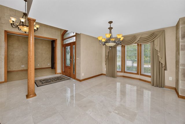 3604 129th Street, Urbandale, IA 50323