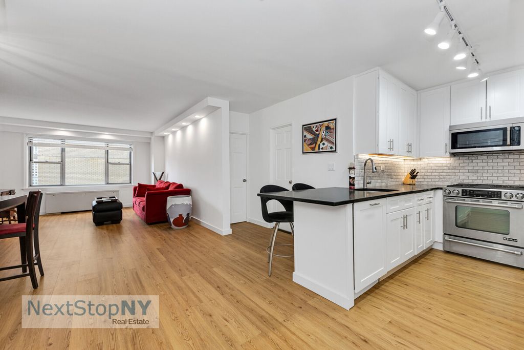 400 E 56th St Apt 15RS, New York City, NY 10022