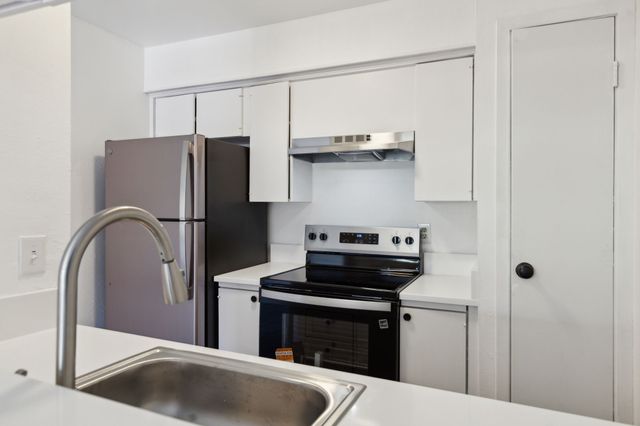4859 Cedar Springs #246 Road 246, Dallas, TX 75219