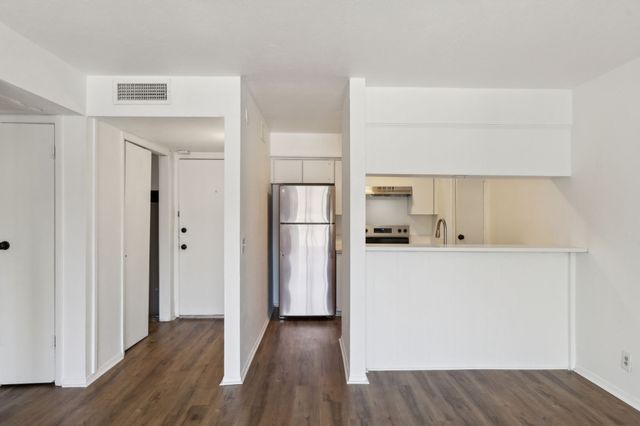 4859 Cedar Springs #246 Road 246, Dallas, TX 75219