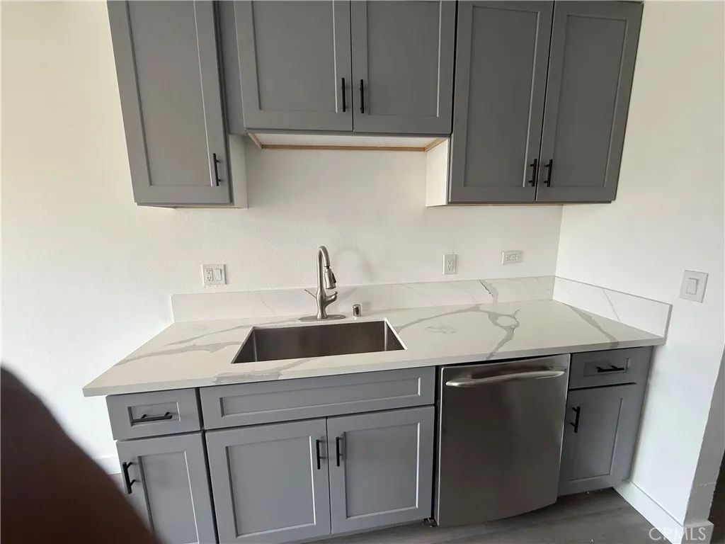 700 West La Veta Avenue E4, Orange, CA 92868