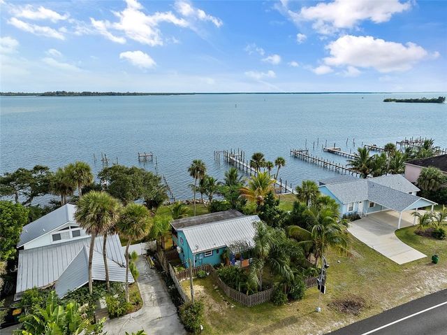 8815 US 1 Highway, Micco, FL 32976