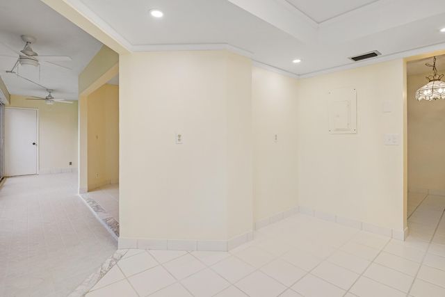 3810 Via Poinciana 404, Greenacres, FL 33467