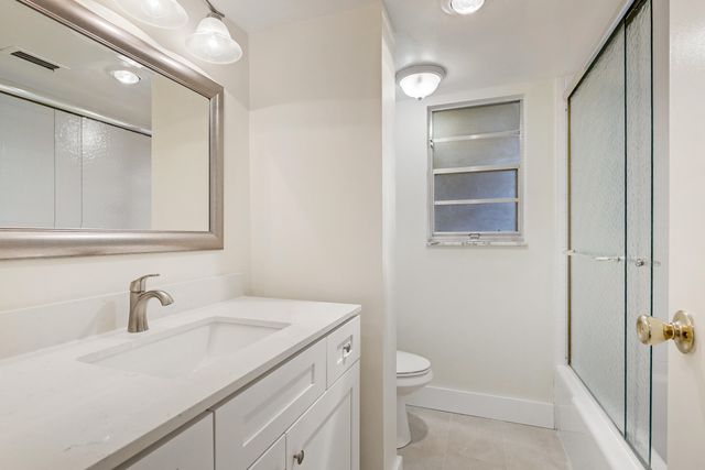 3810 Via Poinciana 404, Greenacres, FL 33467