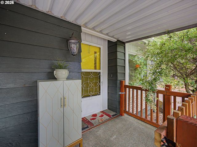 13640 Se HIGHWAY 212 24, Clackamas, OR 97015