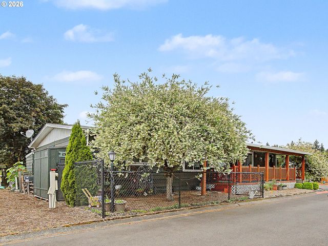 13640 Se HIGHWAY 212 24, Clackamas, OR 97015