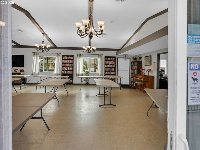13640 Se HIGHWAY 212 24, Clackamas, OR 97015