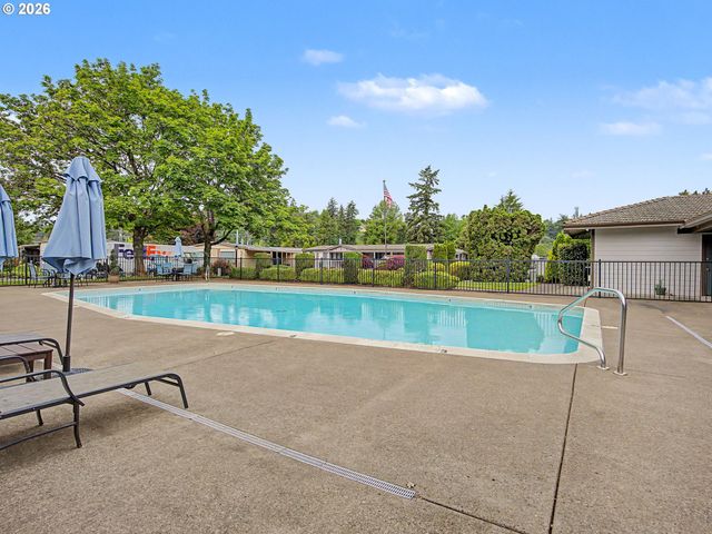 13640 Se HIGHWAY 212 24, Clackamas, OR 97015