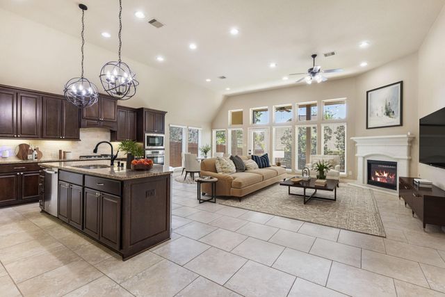 135 N Greatwood Glen Place, Montgomery, TX 77316