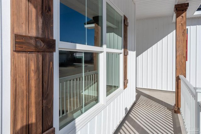 4 Coweta Rd, Cantonment, FL 32533