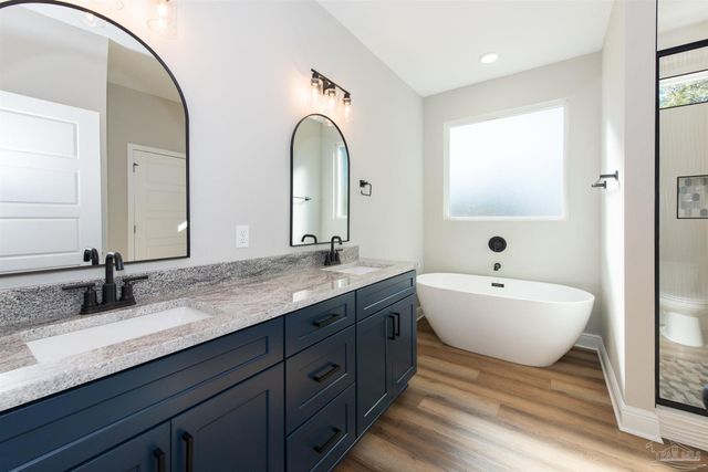 4 Coweta Rd, Cantonment, FL 32533