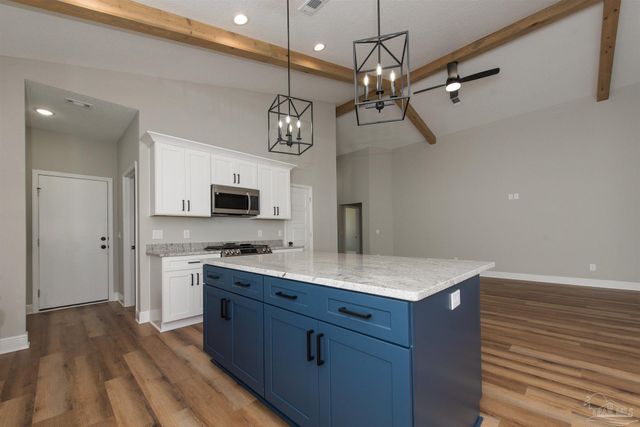 4 Coweta Rd, Cantonment, FL 32533