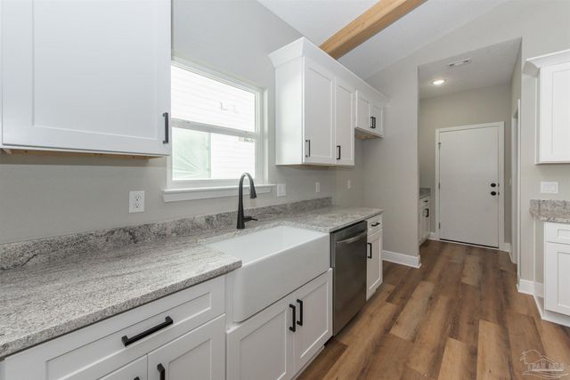 4 Coweta Rd, Cantonment, FL 32533