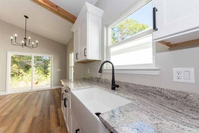 4 Coweta Rd, Cantonment, FL 32533