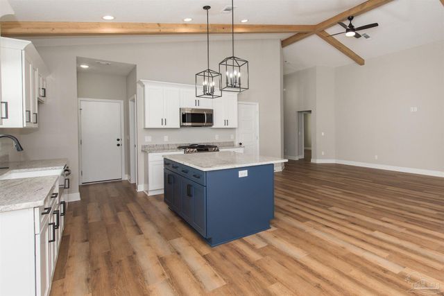 4 Coweta Rd, Cantonment, FL 32533