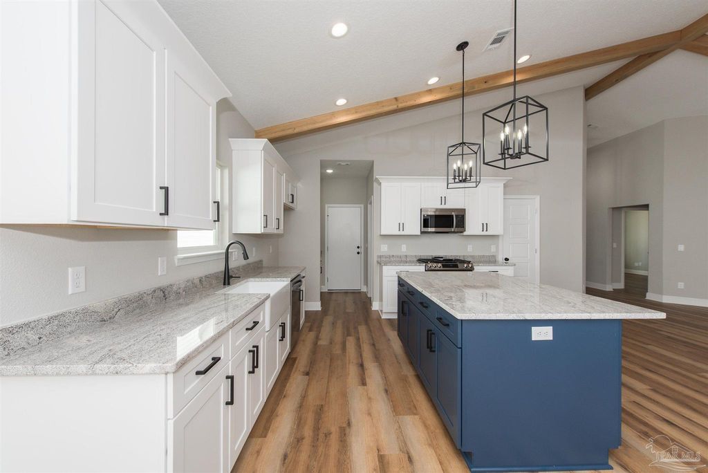 4 Coweta Rd, Cantonment, FL 32533