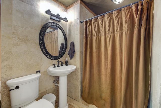 110 Daisy Street, Lake Jackson, TX 77566