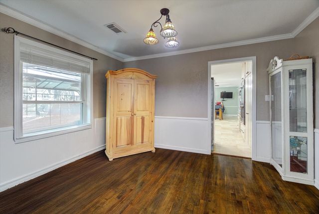 110 Daisy Street, Lake Jackson, TX 77566