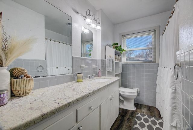 110 Daisy Street, Lake Jackson, TX 77566