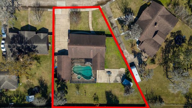 110 Daisy Street, Lake Jackson, TX 77566